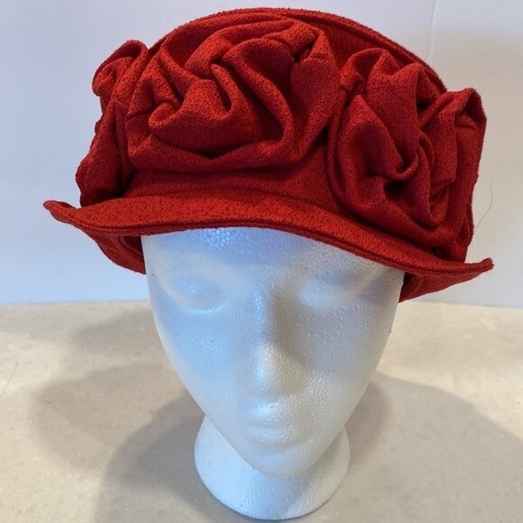 Women's Hat Lisa Ventre Original of Boston. Massachusetts Very own “Mad Hatter” - Picture 1 of 10